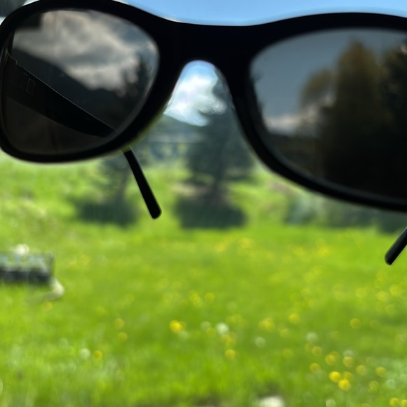 Black Sunglasses - Picture 6 of 7